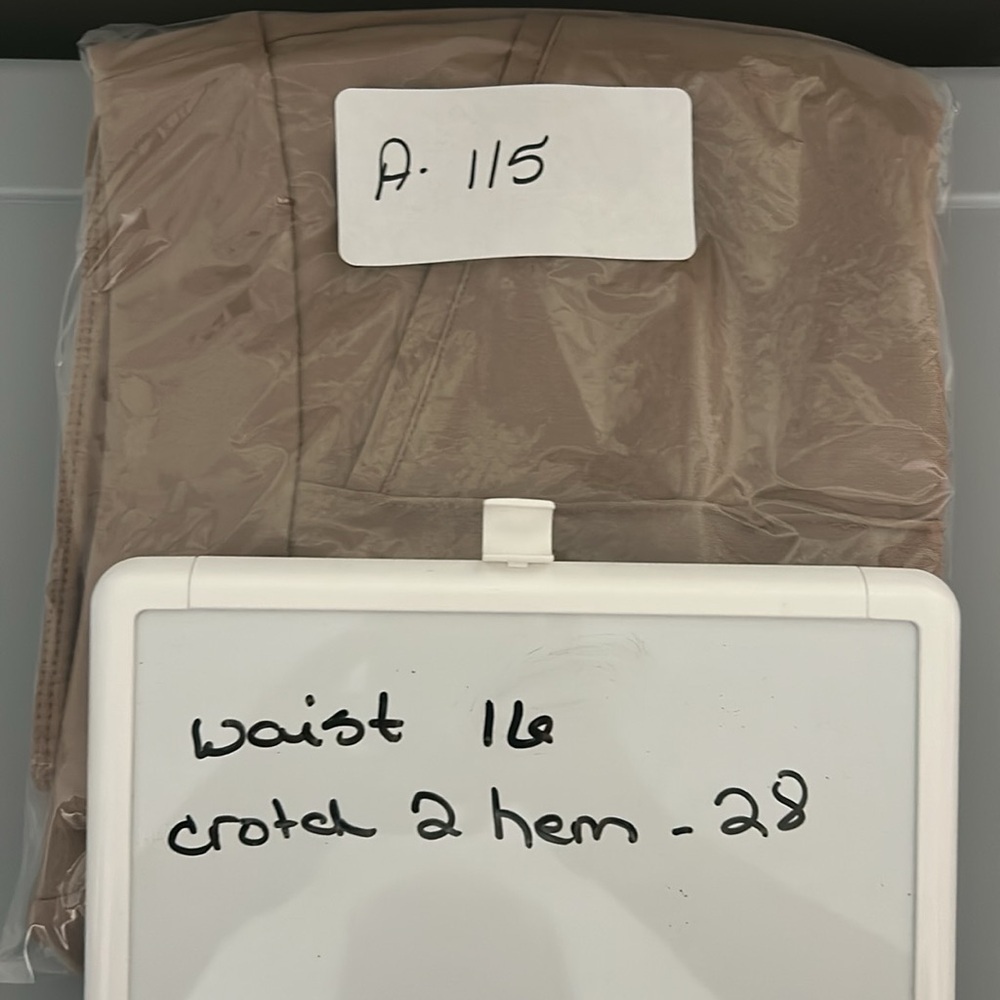 EST 1946 stretch pants. Beige. Size 14/16W - Picture 8 of 8